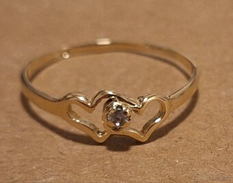 Prodám  zlatý prstýnek 585 - 2