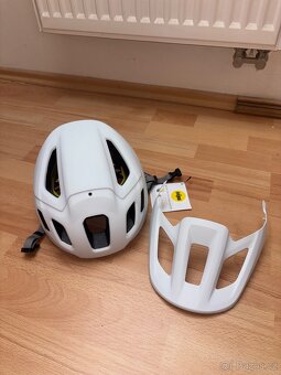 cyklistická helma - 2