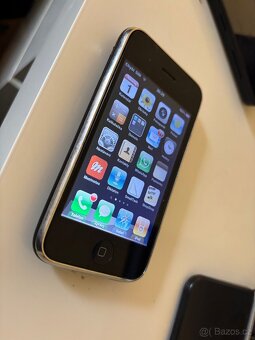 Apple iPhone 3G 8GB - 2