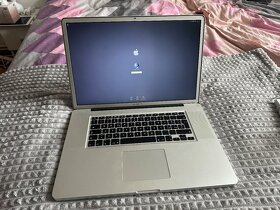 MacBook Pro 17" - unibody 2009, matná verze displeje - 2