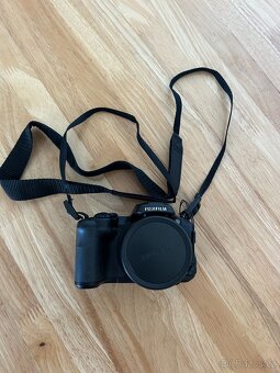 FUJIFILM FinePix S8600 - 2