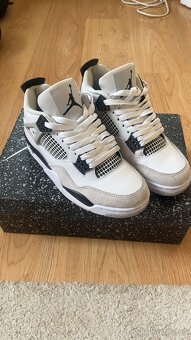 Jordan 4 Military Black - 2