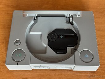 PlayStation 1 SCPH-5552 konzole - 2