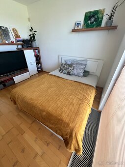 Bílá postel s matrací - 2