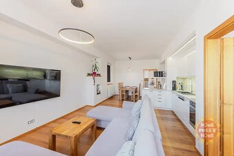 Pronájem bytu 3+kk 73 m² Šenovská, Praha - Ďáblice - 2