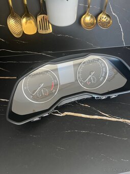 Budíky do palubovky škoda Superb 2017 - 2