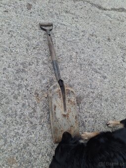 Parni lokomotiva- lopata na přikladani uhli - 2