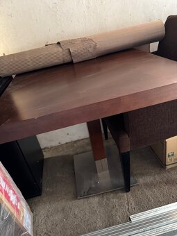 Konferenční stůl z masivu 6 pohodlných čalouněných křesílek - 2