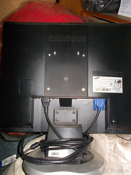 Monitor Samsung 19´ plně funkční za symbolickou cenu - 2