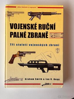 Sbírka vojenských knih a encyklopedií – 4 ks, TOP stav - 2