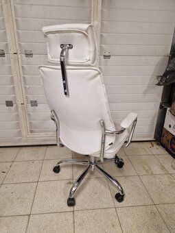 Kancelářské křeslo - 2