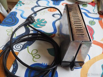 Starý topinkovač asi NDR - 2