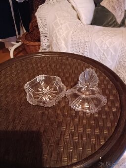 Dóza s víkem broušená - 2