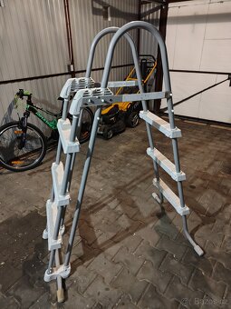 Bazénové schůdky - 2