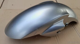 Přední blatník Yamaha R6 2004 - 2