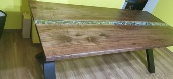 Stůl - Americký ořech s pryskyřicí - 2