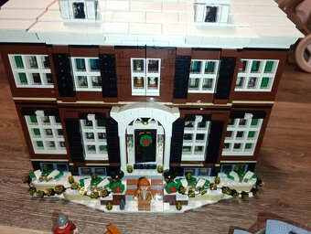 LEGO Ideas Sám doma 21330 - 2