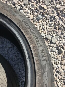 225/45R18 95W UltraContact Continental - 2