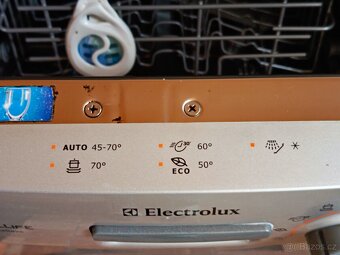 Myčka nádobí Electrolux 45cm - 2