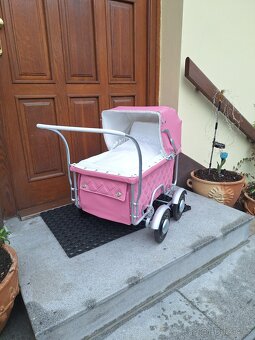 RETRO KOČÁREK PRO PANENKY - 2
