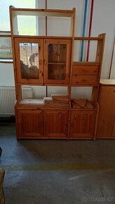 Kredenc vitrína masív borovice - 2