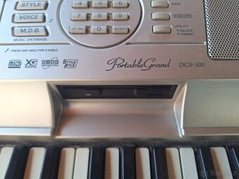 Prodám Yamaha DGX -300 - 2