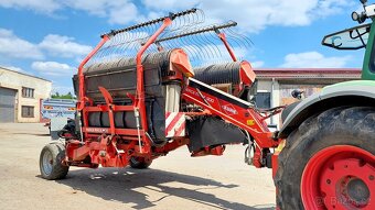 Kuhn Merge Maxx 900, pásový shrnovač píce - 2