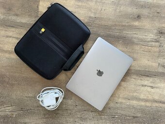 Macbook Air 13” M1 2020 8GB, 256GB Vesmírně šedý - 2