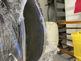gumy hroty 215/65R16 - 2