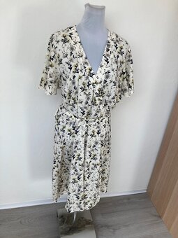 Bílé letní šaty XXL Značka River Island - 2