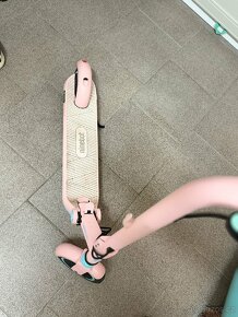 Elektrokoloběžka Ninebot by Segway Zing E8 - 2