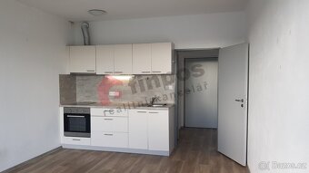 Byt 1+KK s velkou terasou a komorou v Telči na pronájem - 2