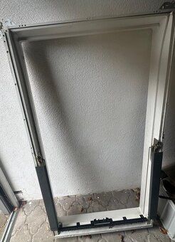 Střešní okno plastové - 2