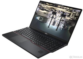 Fujitsu LIFEBOOK E5512 15.6" IPS i7-1255U 32GB 1TB Záruka - 2