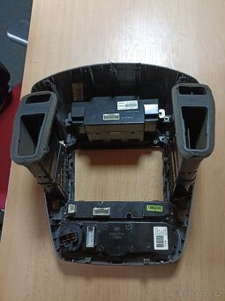 Panel rádia Kia Ceed. - 2