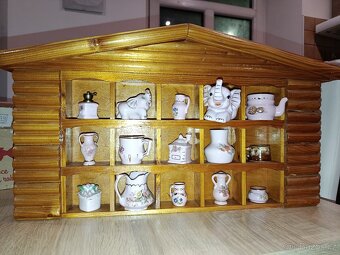 Dřevěná chaloupka s miniatury - 2