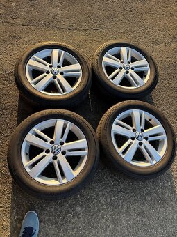 Alu kola VOLKSWAGEN , 5x112 r16 , letní pneu 205/55 r16 - 2