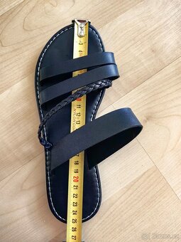 Dámské černé sandále vel. 38/39 - 2