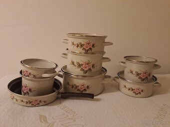 14 dílna sada smaltovaných hrnců - 2