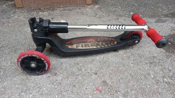 Dětská tříkolová koloběžka Firefly - 2