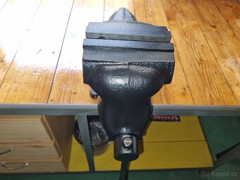 Prodám otočný svěrák YORK 150 - 2