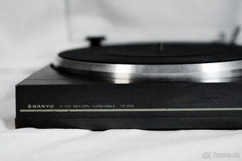 gramofon Sanyo TP 220 - 2