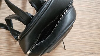 Malý černý batůžek VUCH - 2