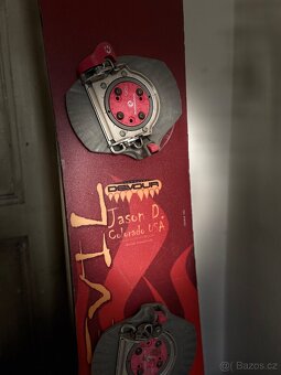 Snowboard s příslušenstvím - 2