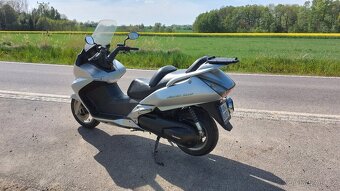 Honda Silver Wing 600 - 2
