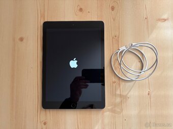 Apple IPad 6. generace, 32 GB - 2