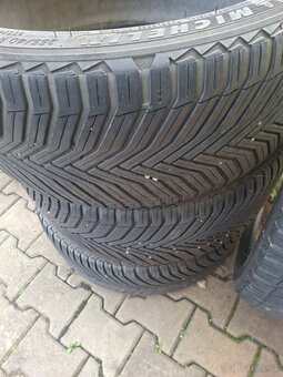 CELOROČNÍ PNEU 255/40 R20-MICHELIN - 2