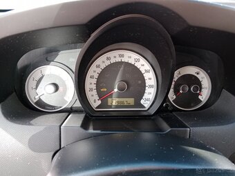 Kia Ceed 1.4, 80 kW, benzín, hatchback - 2
