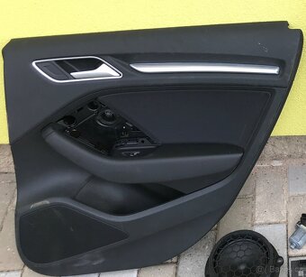 Audi A3 8V - dveřní panel zadní 8V5867306 - 2