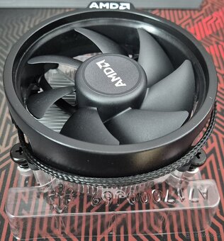Box chladič na AM5 Wraith Stealth - 2